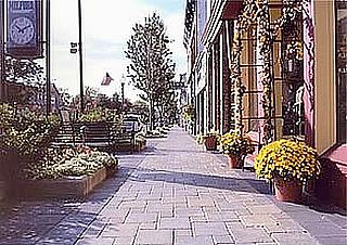 Milford street scene picture of Milford Michigan downtown sidewalk